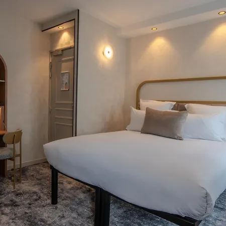 Du Cadran Hotel 4*