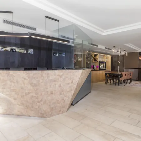 Hotel Du Cadran 4*