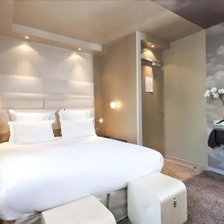 Du Cadran 4* Paris